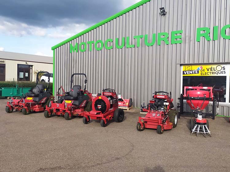 FERRIS Tondeuses professionnelles : des machines qui vous aident à travailler plus rapidement (1)