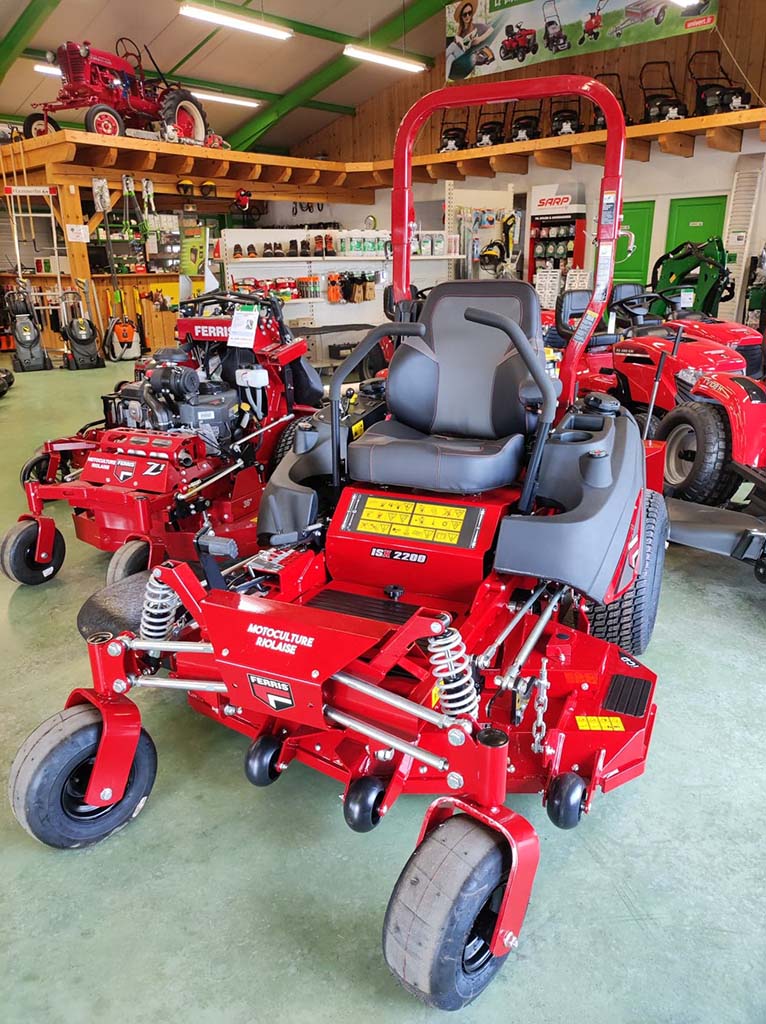 Matériel d'espace vert professionnel : Tondeuse zéro turn ISX 2200 FERRIS